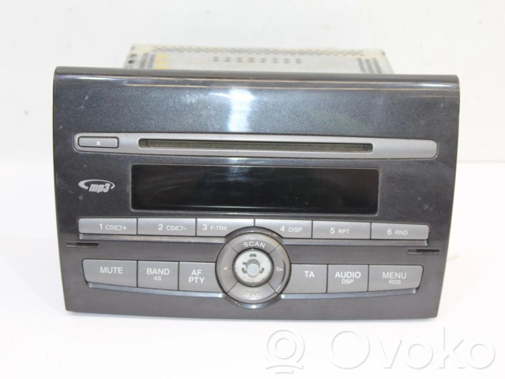 Fiat Bravo Panel / Radioodtwarzacz CD/DVD/GPS 