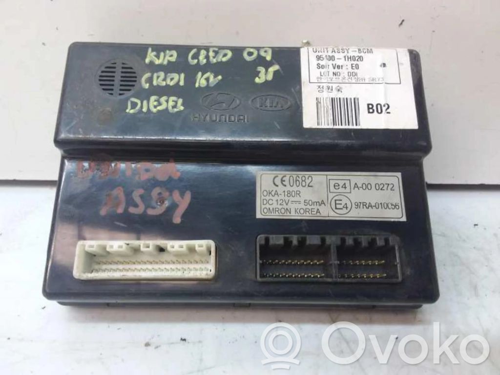 Unidad de control/módulo del motor   954001H020