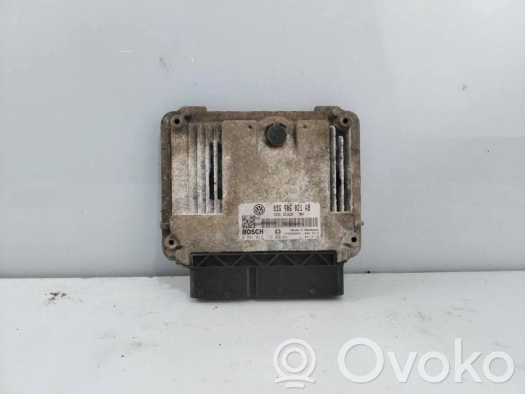 Volkswagen PASSAT Unité de commande, module ECU de moteur 
