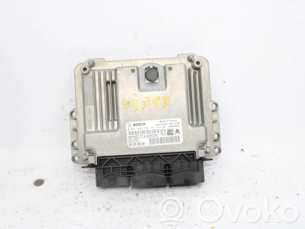 Unidad de control/módulo ECU del motor   0281030546