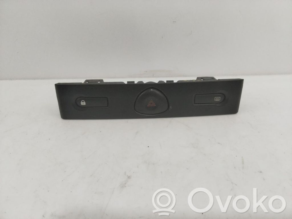 Renault Clio II Botón interruptor de luz de peligro 