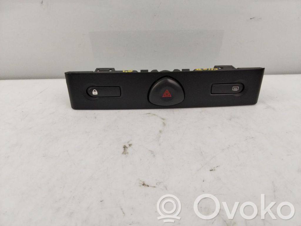 Renault Clio II Botón interruptor de luz de peligro 