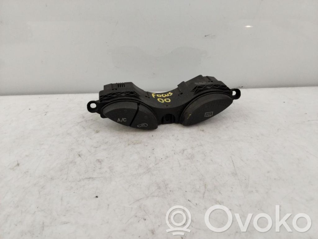 Panel klimatyzacji   YS4T19A945BA