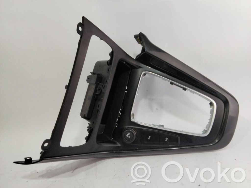 Ford Focus Center console 