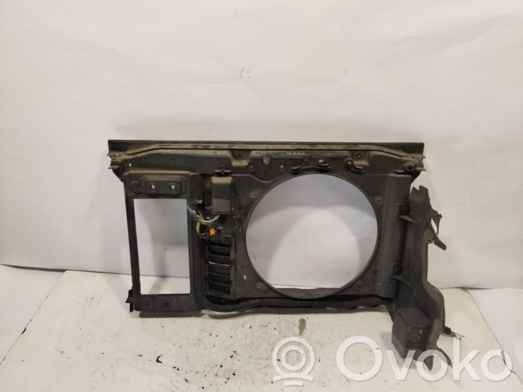 Citroen C4 Grand Picasso Fixation de radiateur 