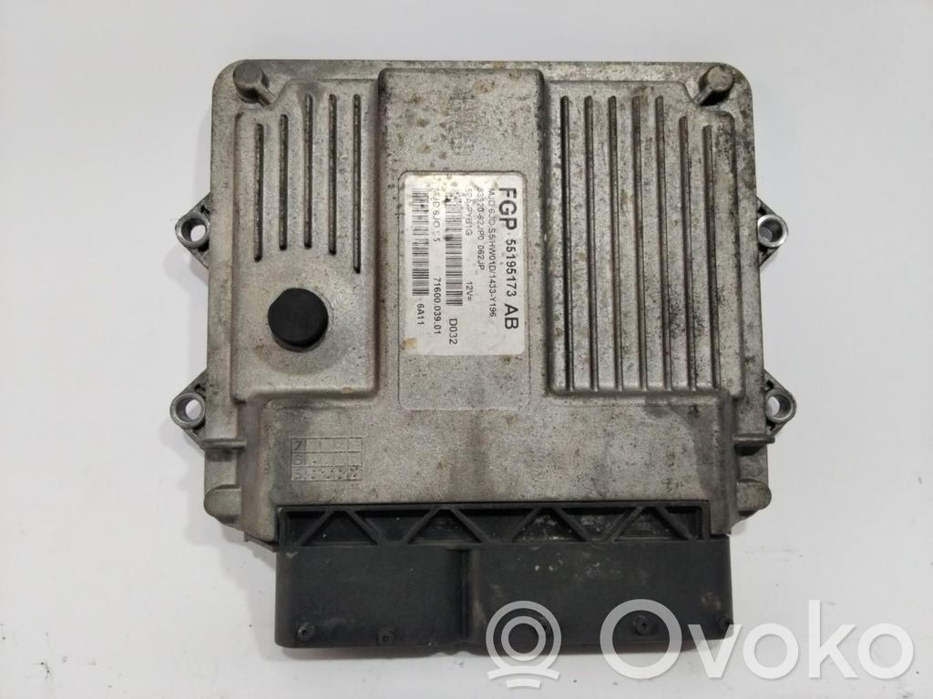Unitate control motor/modul ECU   55195173AB