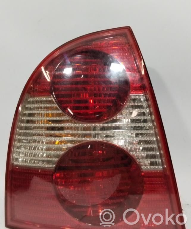 Volkswagen PASSAT Lampă spate în caroserie 