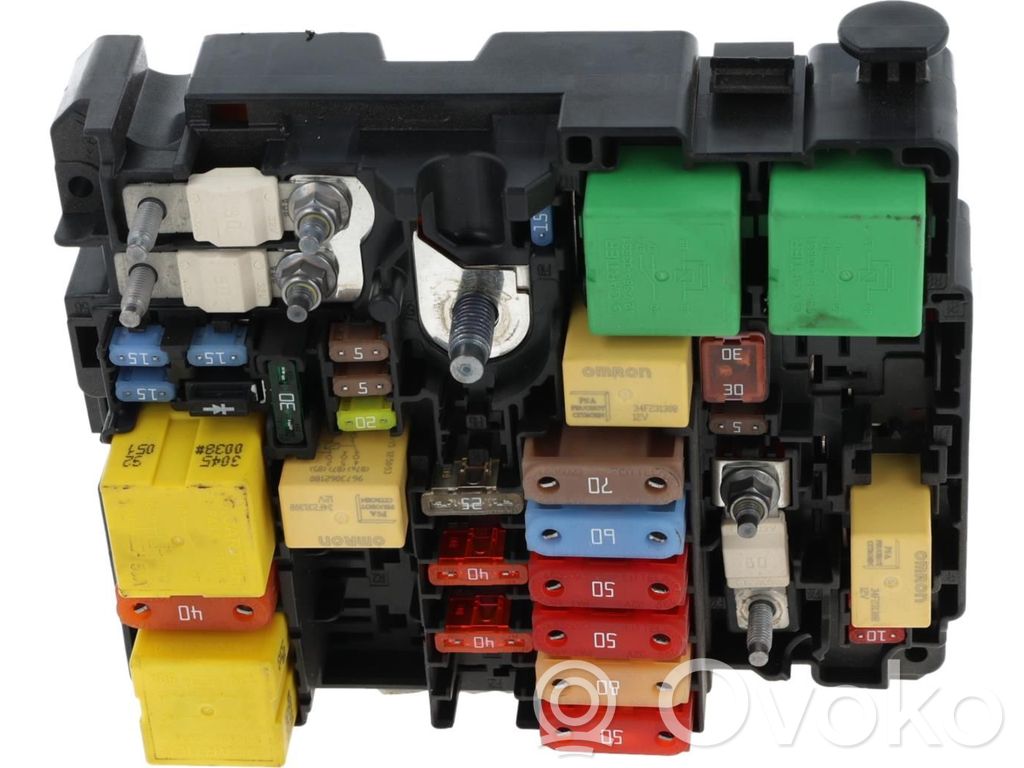 Peugeot 308 Fuse module 