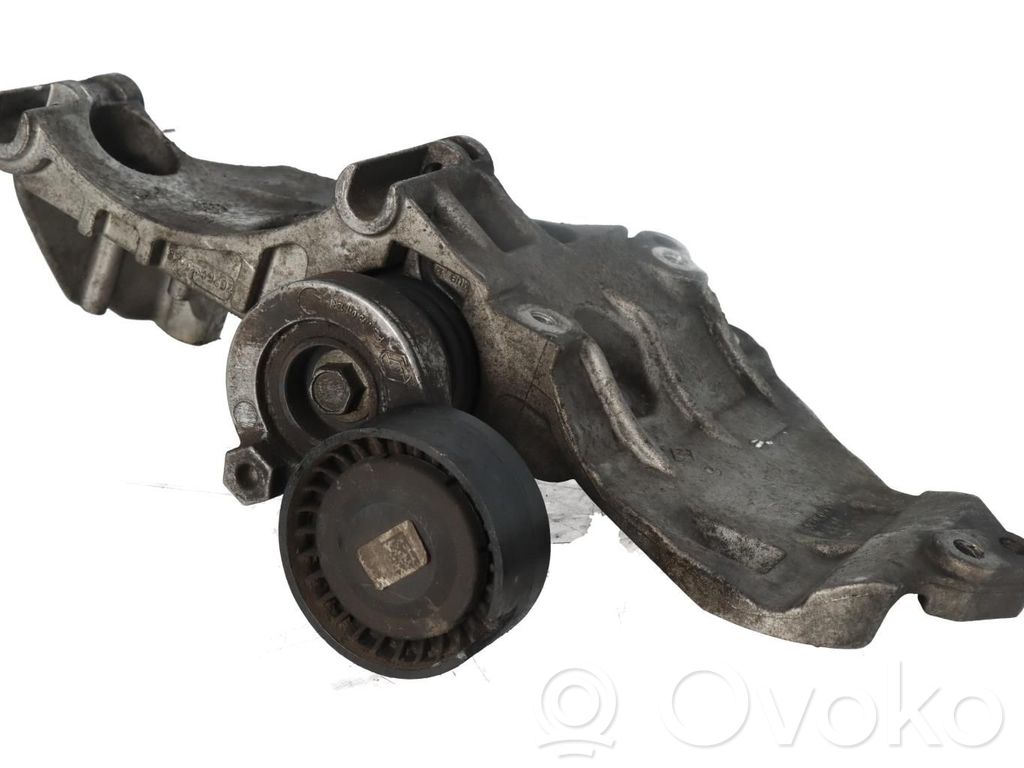 Mocowanie alternatora   8200669494