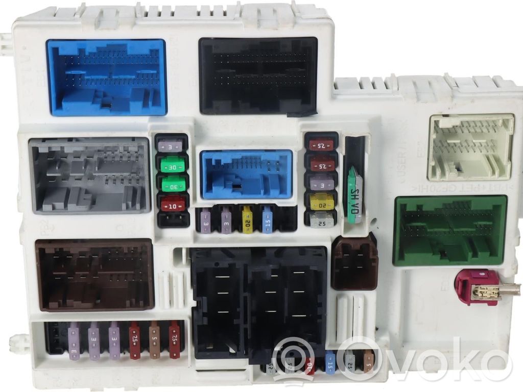 Peugeot 308 Fuse module 