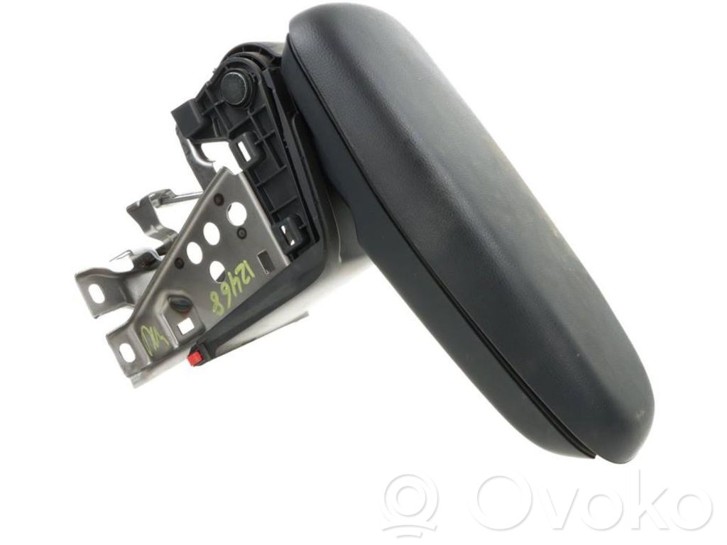 Toyota Yaris Apoyabrazos del asiento trasero