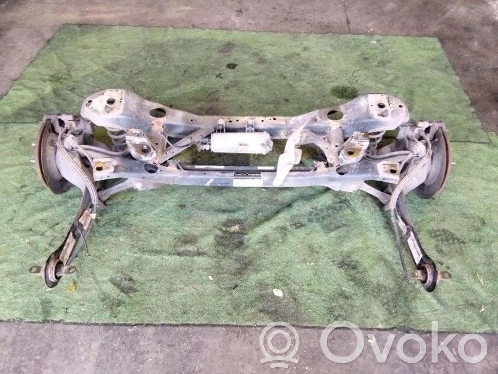Ford Focus Sottotelaio posteriore 