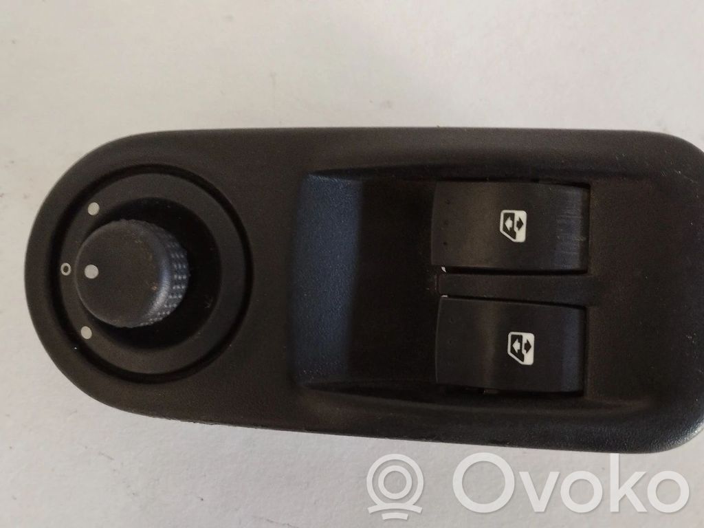 Renault Master II Elektrisko logu slēdzis 