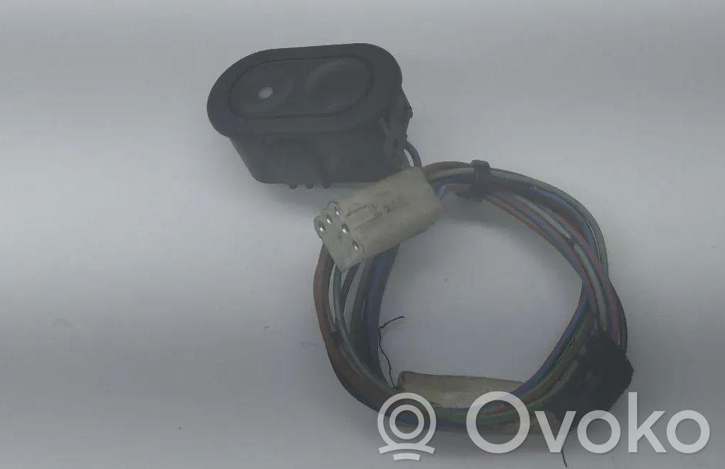 Interruptor del elevalunas eléctrico   03720103,008008002,6PINOS,90389337,FICHABRANCA