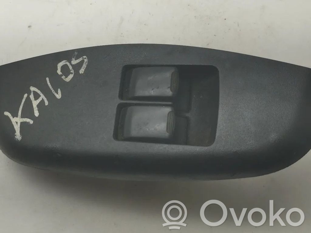 Chevrolet Avalanche Electric window control switch 