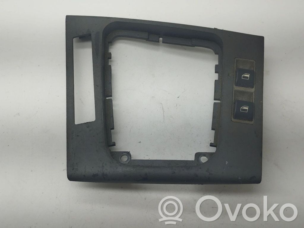 Elektrisko logu slēdzis   8209372,03120220,61318381514,6PINOS