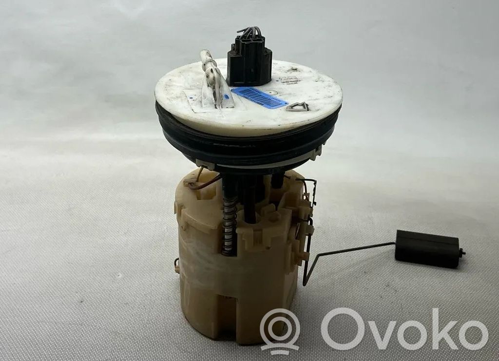 Bomba interna de combustible   8V519H307,K5470