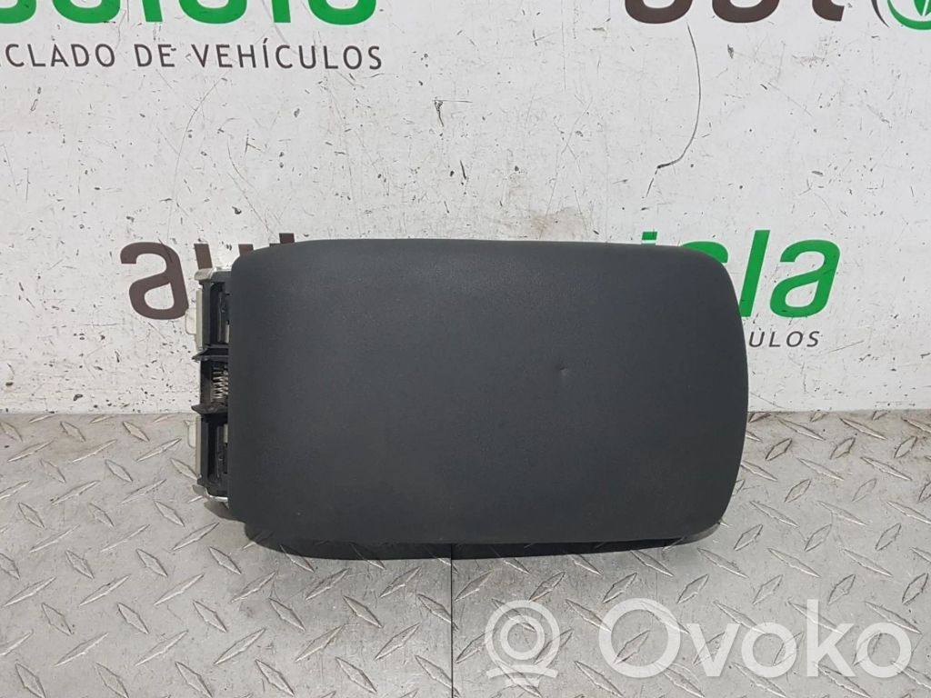Citroen C4 I Rear seat armrest 