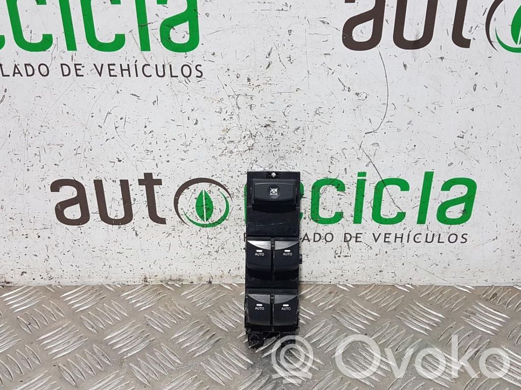 Hyundai i30 Electric window control switch 