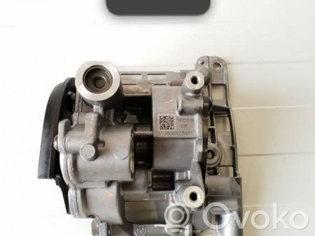 BMW 3 F30 F35 F31 Eļļas sūknis 