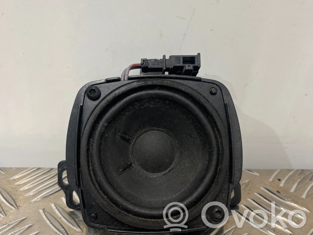 Audi A8 S8 D3 4E Altavoz de la puerta delantera 