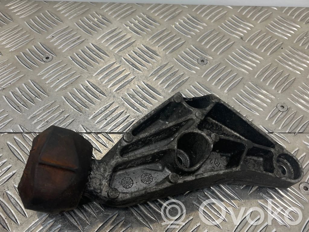 Engine mounting bracket   4F0199343T