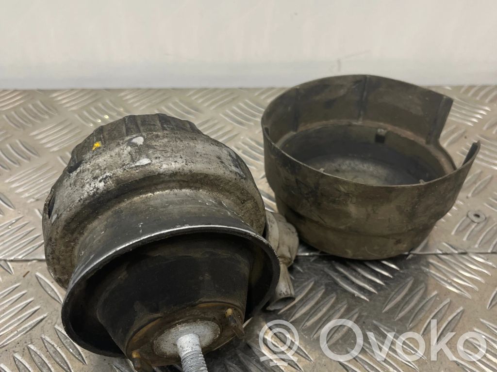 Audi A6 S6 C6 4F Engine mount bracket 