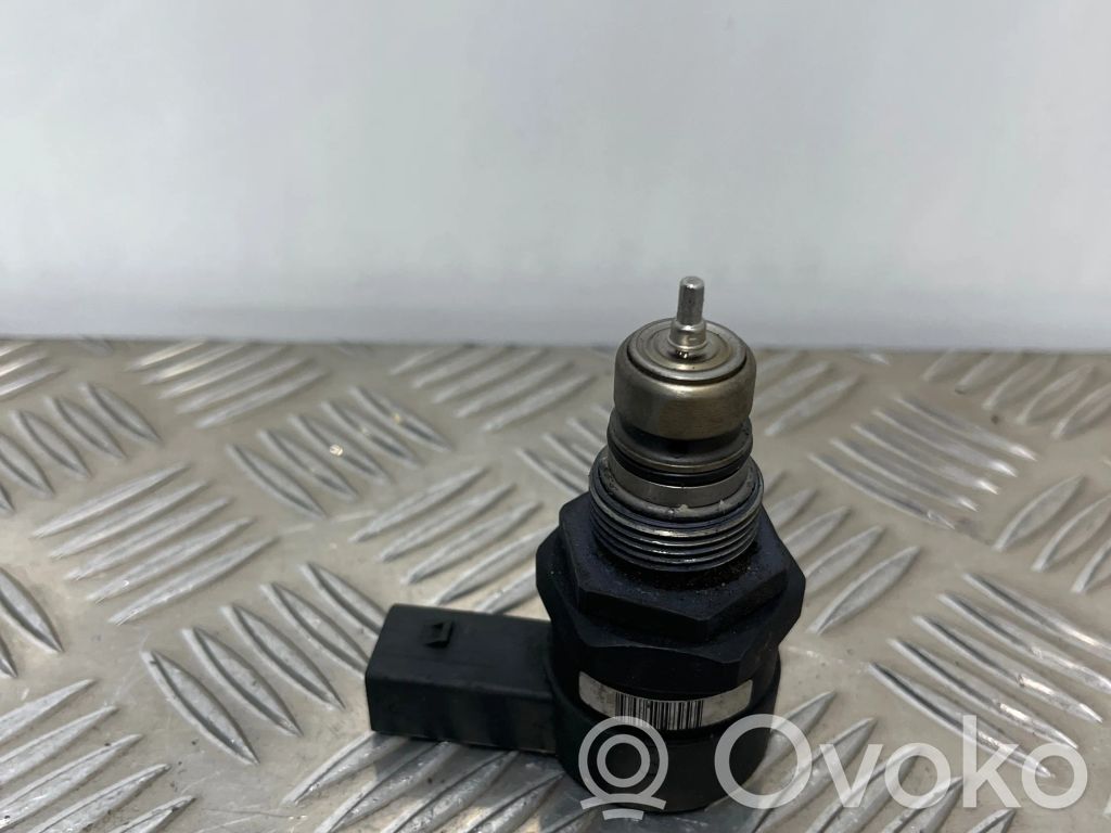 Audi A4 S4 B7 8E 8H Regulator ciśnienia paliwa 