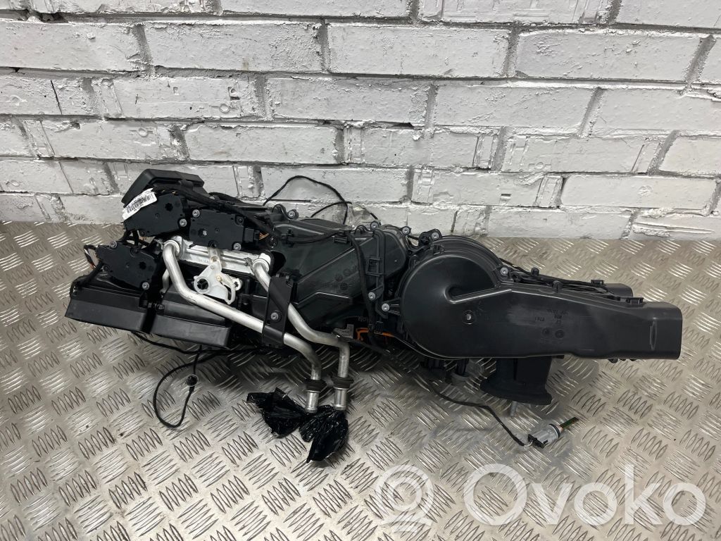 Audi Q7 4M Salono oro mazgo komplektas 