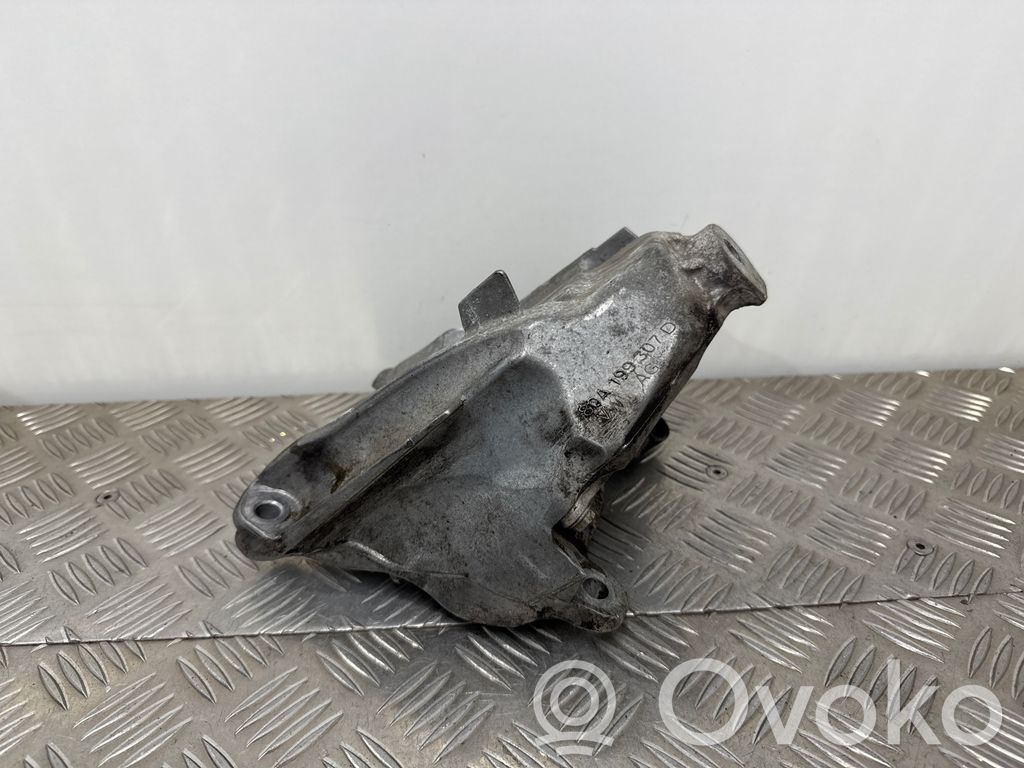 Audi Q5 SQ5 FY Engine mounting bracket 