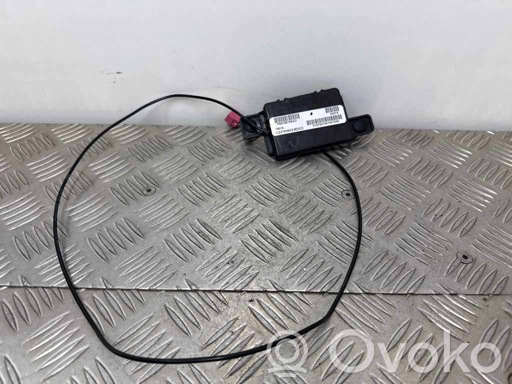 Dodge Durango III Radio antenna 