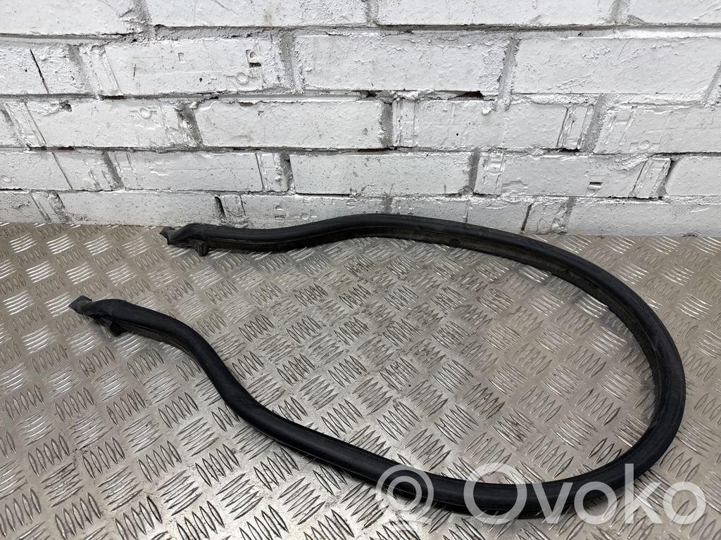 Dodge Durango III Engine compartment rubber 