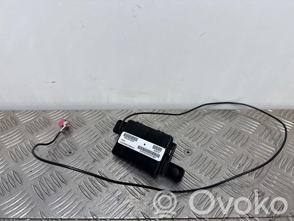 Dodge Durango III Radio antenna 