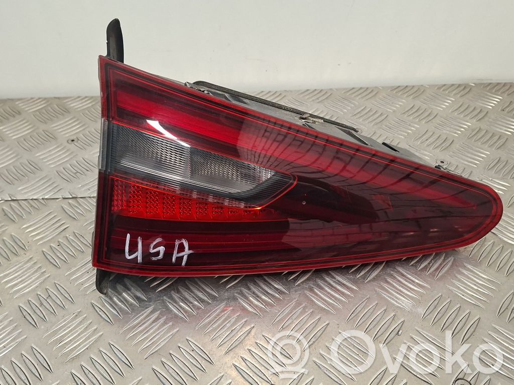 Alfa Romeo Stelvio Takaluukun takavalot 