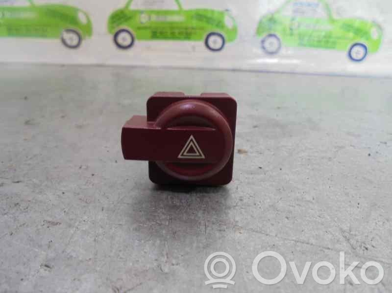 Citroen C4 Aircross Interruttore luci di emergenza 