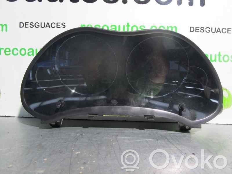 Toyota Avensis T220 Geschwindigkeitsmesser Cockpit 