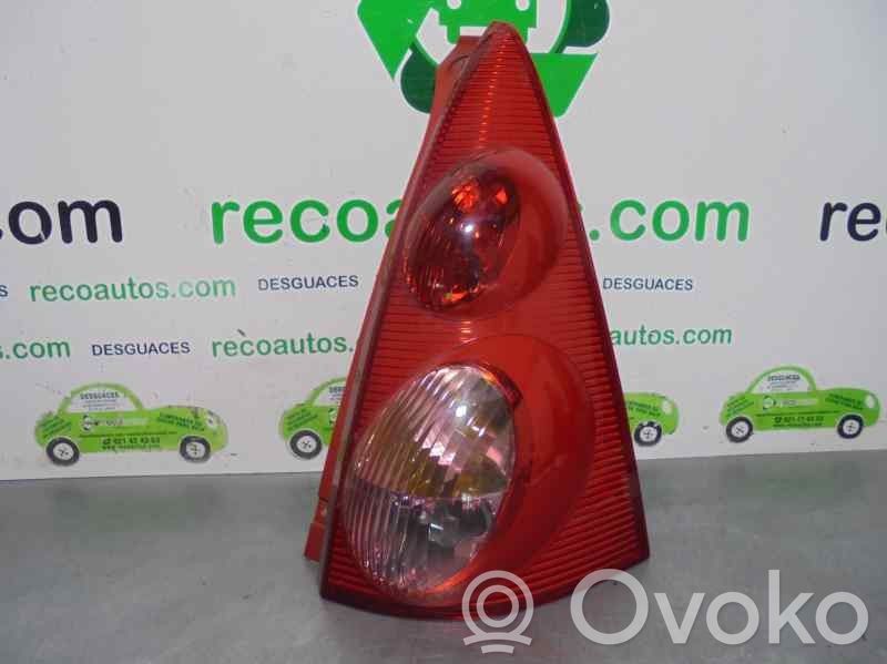 Peugeot 107 Aizmugurējais lukturis virsbūvē 