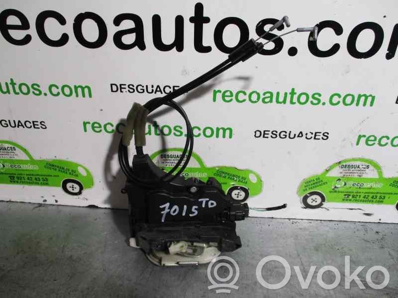 Citroen C-Crosser Takaoven lukko 