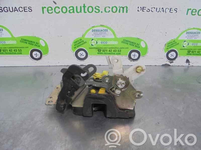 Hyundai Trajet Cerradura de puerta trasera 