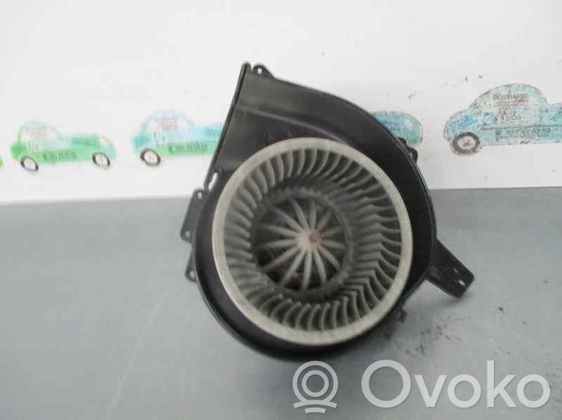 Volkswagen Polo IV 9N3 Pečiuko ventiliatorius/ putikas 