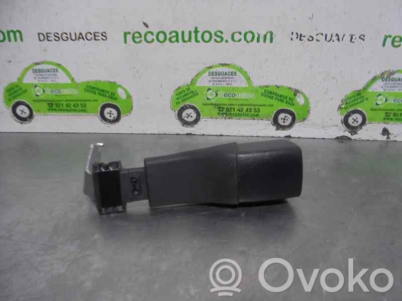 Toyota Auris 150 Hebilla del cinturón de seguridad trasero
