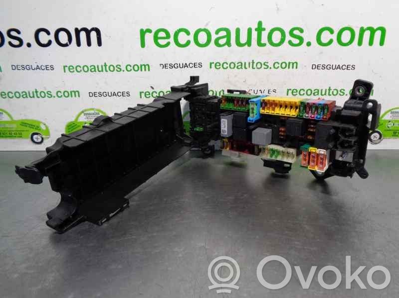 Mercedes-Benz CLA C117 X117 W117 Juego de caja de fusibles 