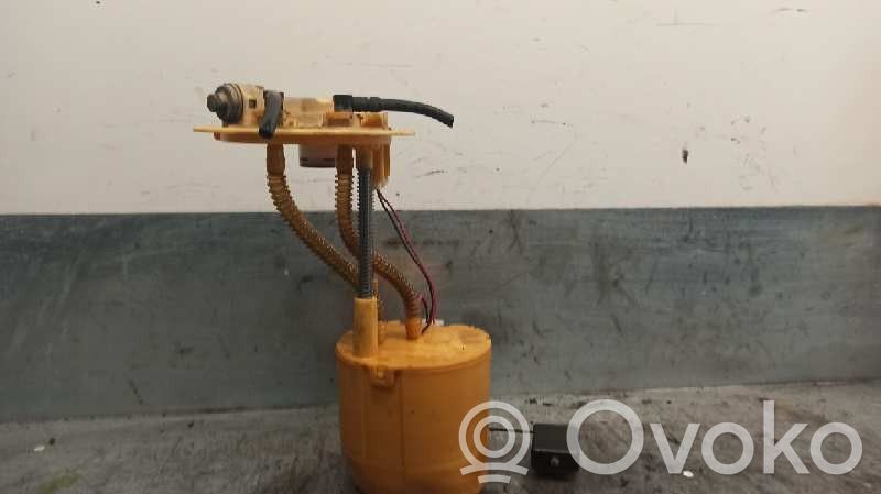 Toyota Yaris Bomba interna de combustible