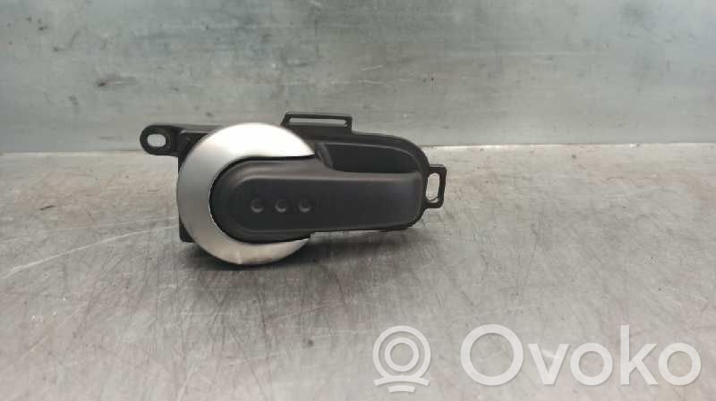 Nissan Micra C+C Rankenėlė atidarymo vidinė 