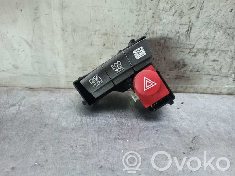 Toyota Prius (XW30) Botón interruptor de luz de peligro