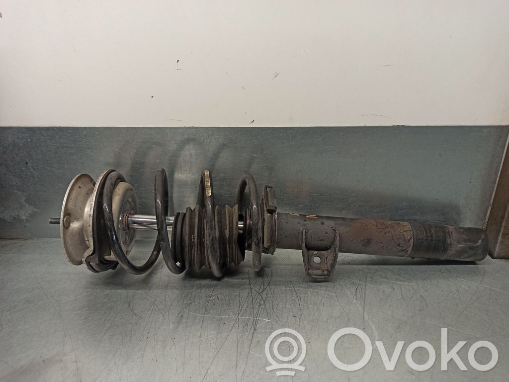 BMW 1 E81 E87 Priekinis amortizatorius su spyruokle