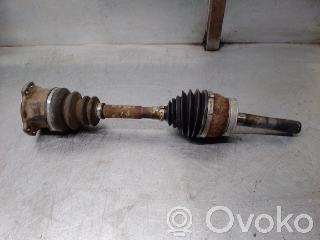Nissan PickUp Front driveshaft 