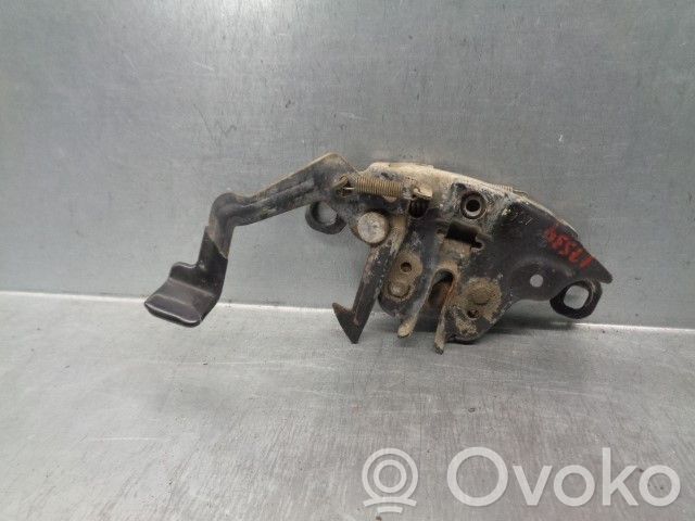 Nissan Terrano Kiinnityskoukku/-silmukka