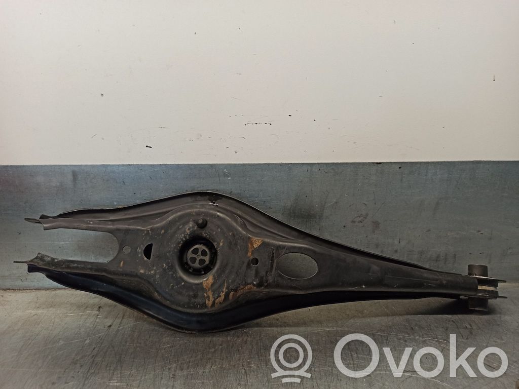 Skoda Karoq Querlenker hinten 