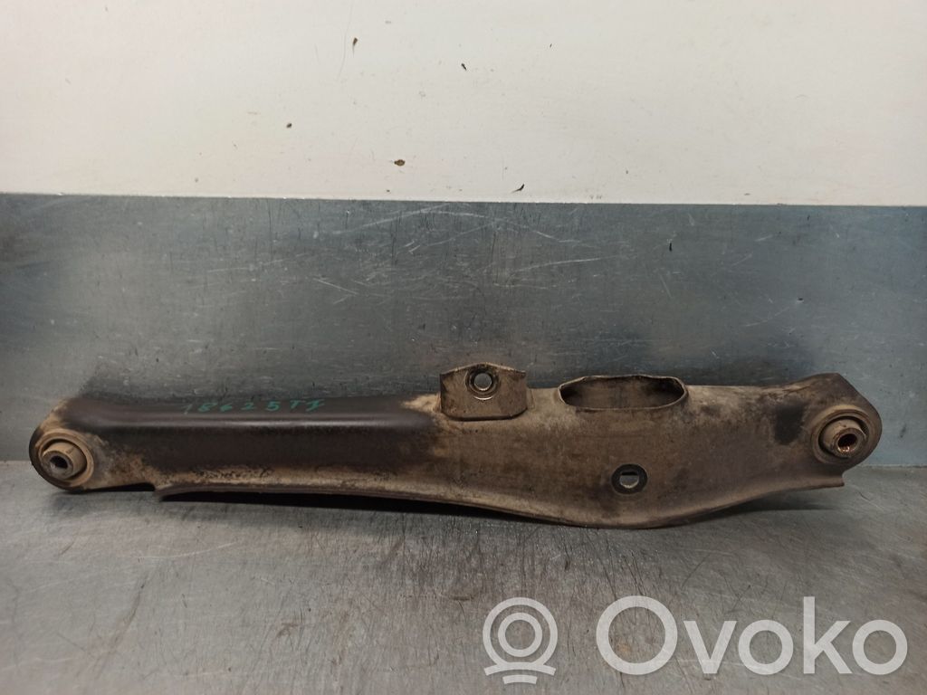 Mitsubishi Lancer X Brazo de suspensión delantero